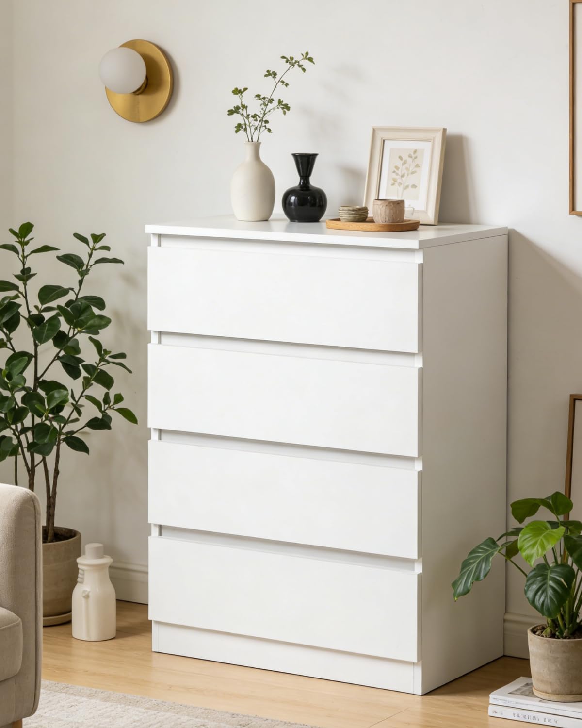 White 4 Drawer Dresser P1593